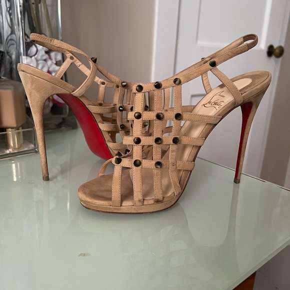 Super cute Christian Louboutin, high heels. - Picture 5 of 12
